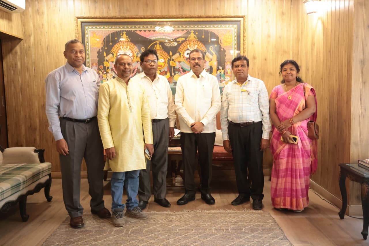Fagun Magazine Delegation Submits Memorandum to Union Education Minister Dharmendra Pradhan